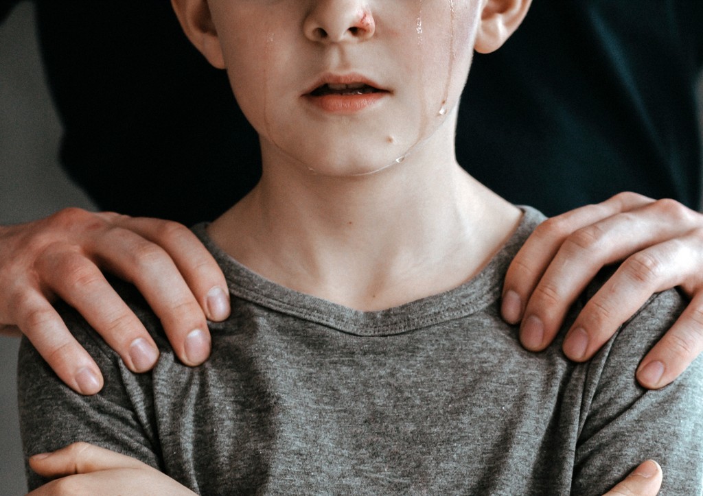 Гей-пара приговорена к 100 годам тюрьмы за изнасилование приемных сыновей