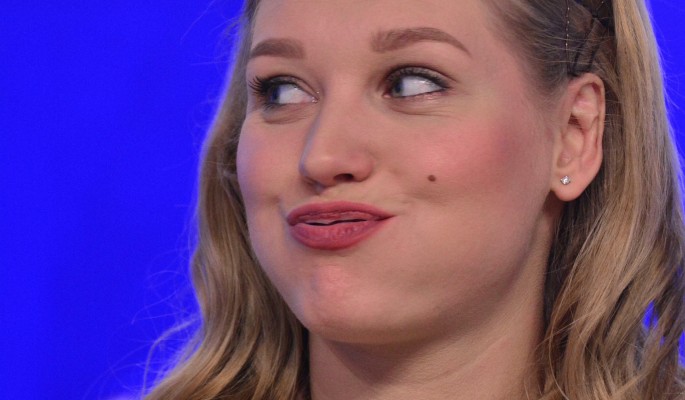 Асмус заявилась на красную дорожку в экстремальном мини