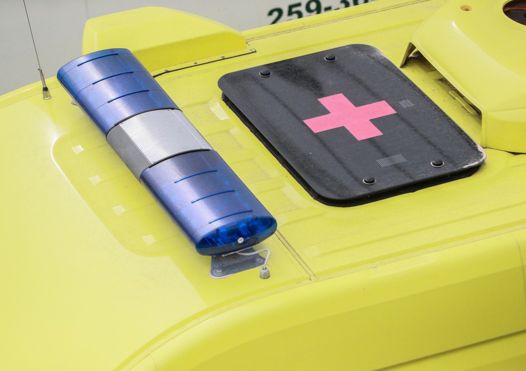 Кроссовер снес пешеходов на переходе в Петербурге