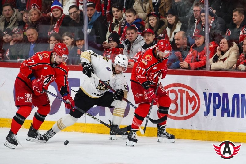 &quotАдмирал&quot проиграл &quotАвтомобилисту&quot ХК &quotАвтомобилист&quot