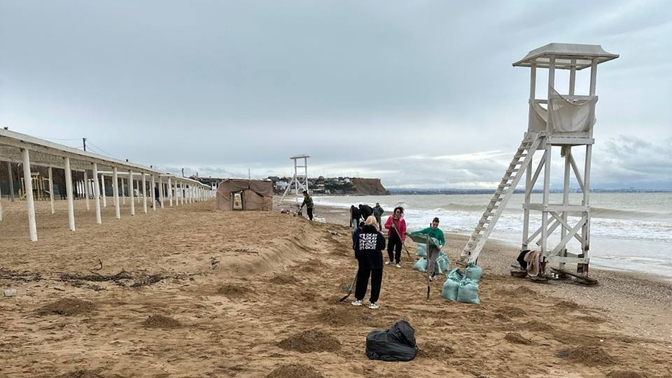 Mash: Мазут достиг элитной виллы Алсу в Крыму