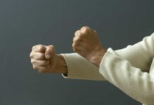 Московская школьница нашла в себе смелость рассказать правду о домогательствах 2d3dea84-8850-412c-b1f6-1f66b7236852-67e93a4e