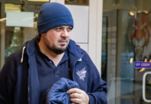 Медик хоккейной команды помог пассажирке во время авиаперелета Москва-Сахалин 378a7a27-9355-4202-a54e-ca1c1abc8cea-67dc292d