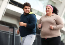 Здоровый образ жизни поможет избежать проблем с лишним весом OverweightCoupleRunningTogetherOutdoorsFitnessLifestyle