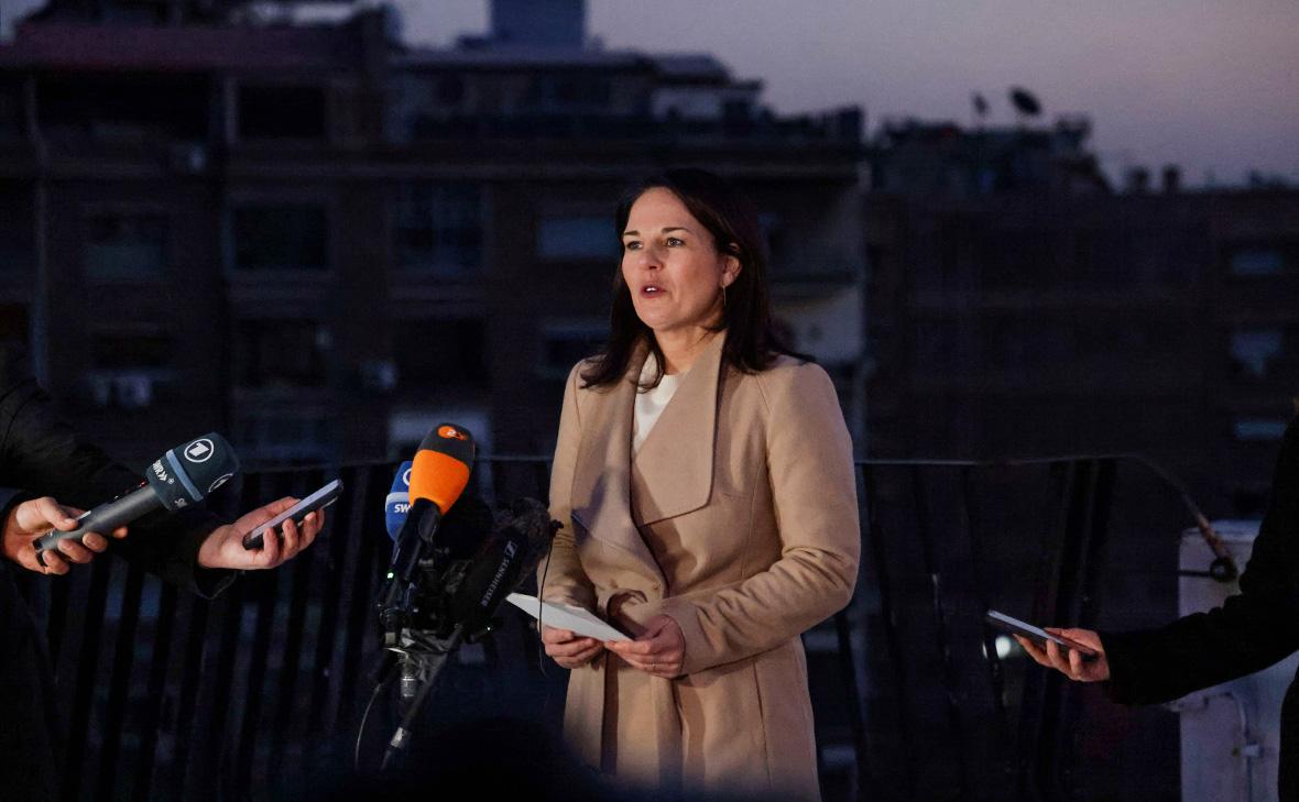 Анналена Бербок (Khalil Ashawi / Reuters)