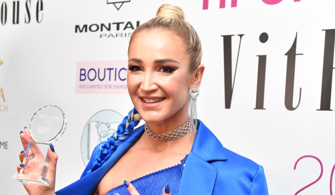 Ольга Бузова поздравила россиян с Днем защиты детей