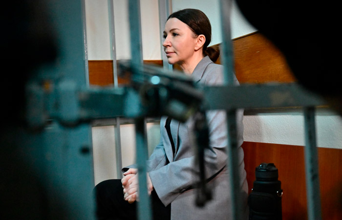 Сбербанк хочет взыскать с Блиновской более 7 млн рублей долга по кредиту