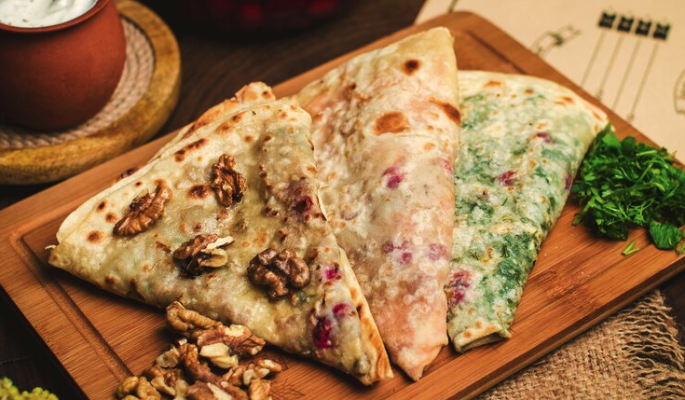 Ламаджо: восточная вариация пиццы на легкую закуску к обеду