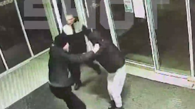 Банда подростков жестоко избила кастетом пенсионера во Владимирской области