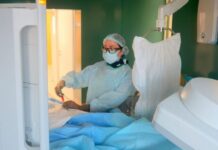 Медики Екатеринбурга провели уникальную операцию и спасли пациентку с тяжелой патологией сердца 948102bf-f554-4b67-9fa9-7aaa9f0422d3-67e565c0