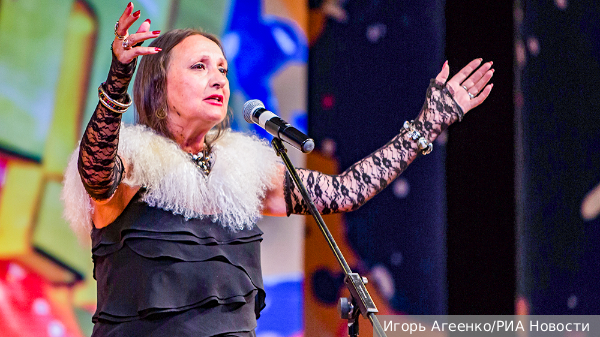 Украинская актриса Кадочникова выступила на русском языке, сорвав овации