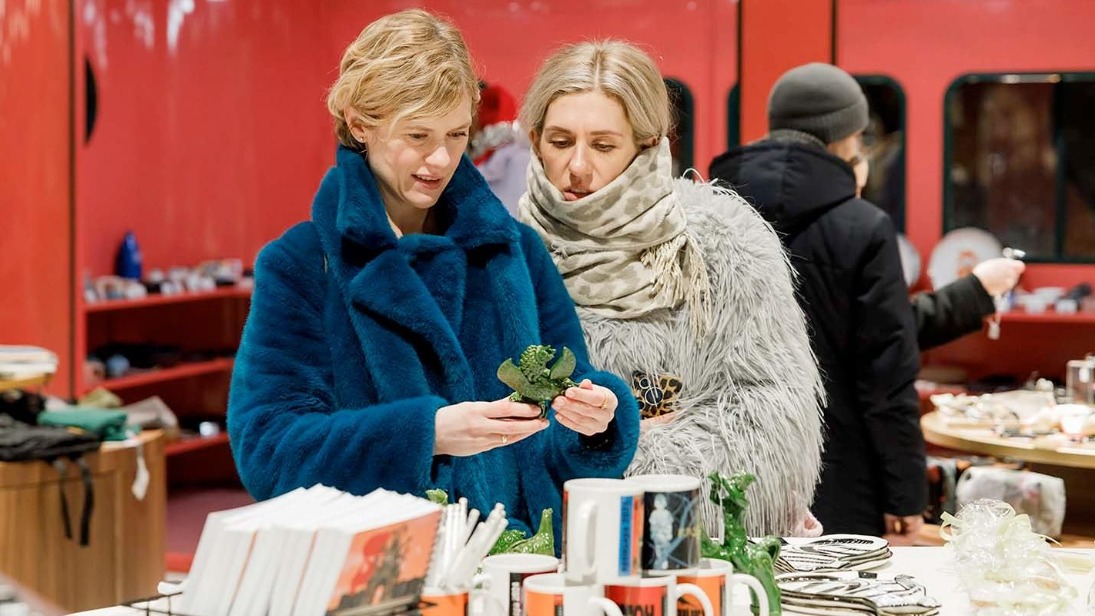«Зима в Москве»: на маркете волшебства можно купить сувениры музеев и театров