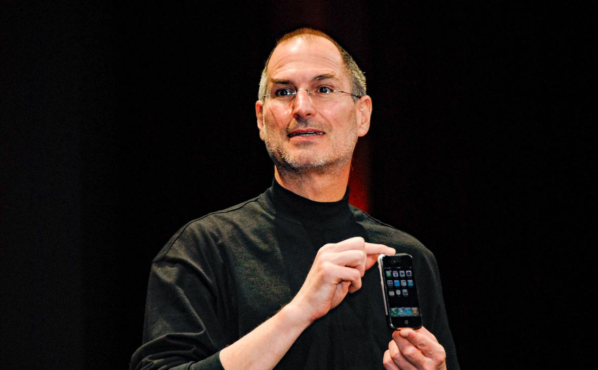 Стив Джобс с iPhone 1 (Koichi Mitsui / AFLO / Global Look Press)