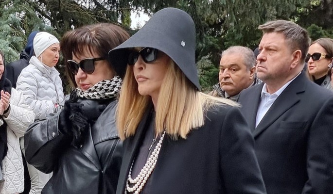 Стало известно о записи всех телефонных переговоров Пугачевой 