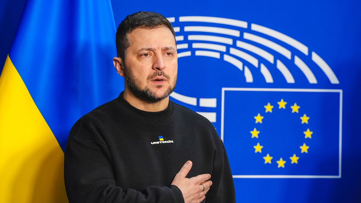 Зеленский заявил, что ни одна из сторон не сможет одержать победу на поле боя