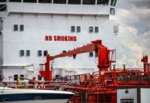 Сроки очистки акватории Усть-Луги после инцидента с танкером Koala определены 3c68e519-eb81-422b-b331-854c56c63b54-67fda991