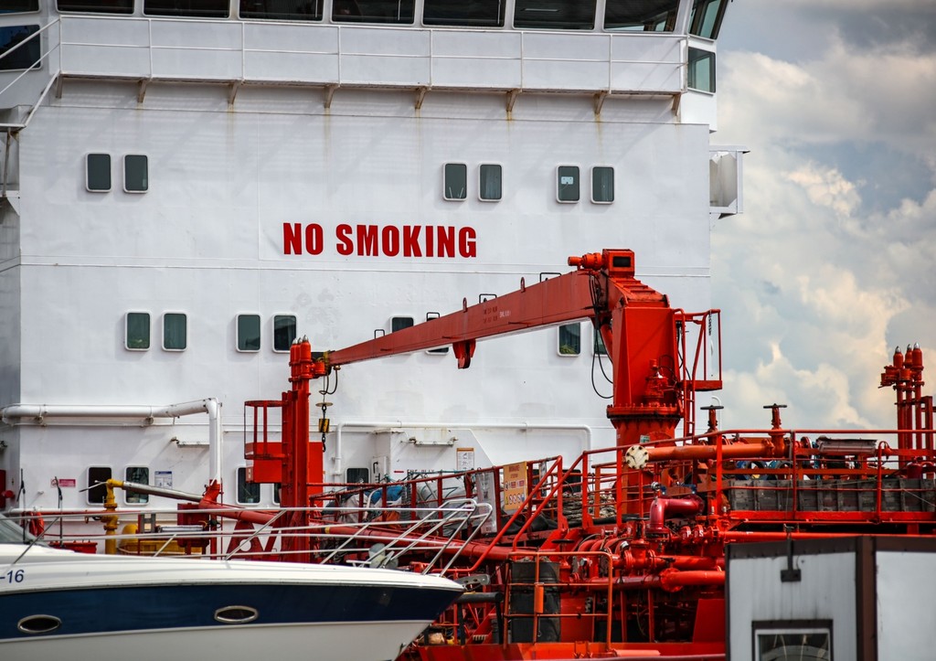 Стало известно, за какой срок танкер Koala уберут из Усть-Луги
