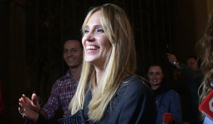 Просидевшая два дня в бомбоубежище Глюкоза вернулась в Москву