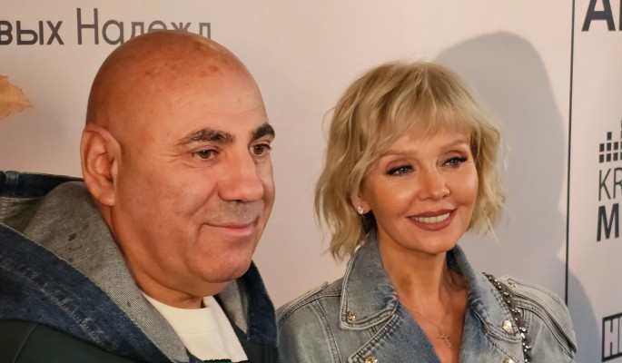 Иосифа Пригожина заметили в компании молоденькой красотки