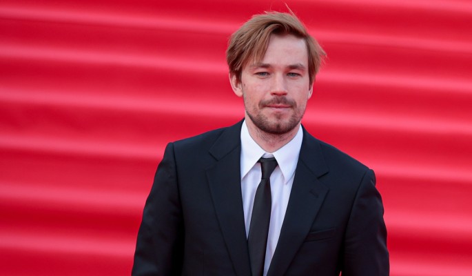 Первый выход Петрова с женой в свет с треском провалился