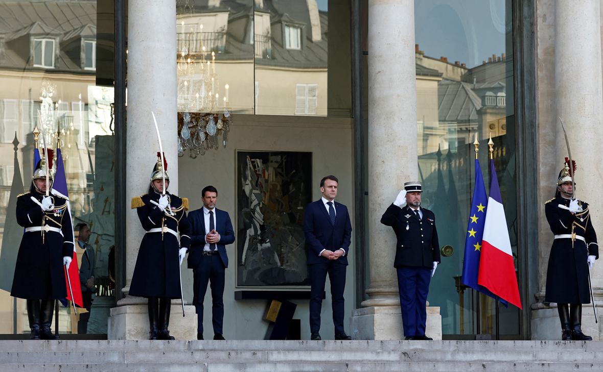 Эмманюэль Макрон (Gonzalo Fuentes / Reuters)