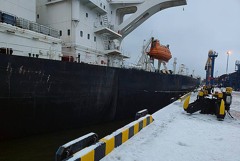 Танкер получил повреждение в порту Усть-Луга в Ленинградской области