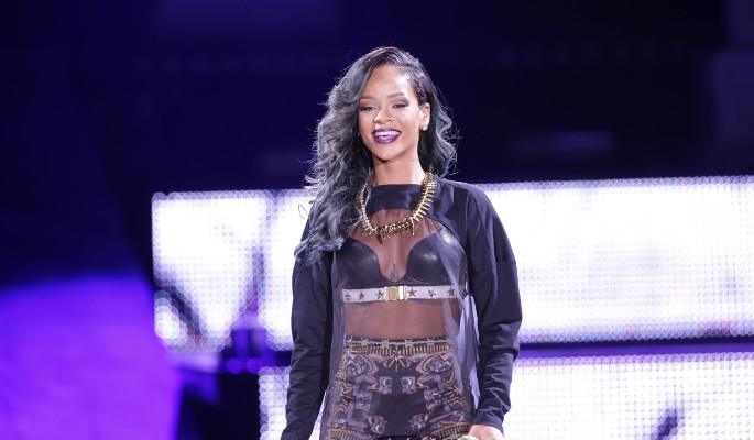 Готовит певица Рианна: рецепт салата за 10 минут