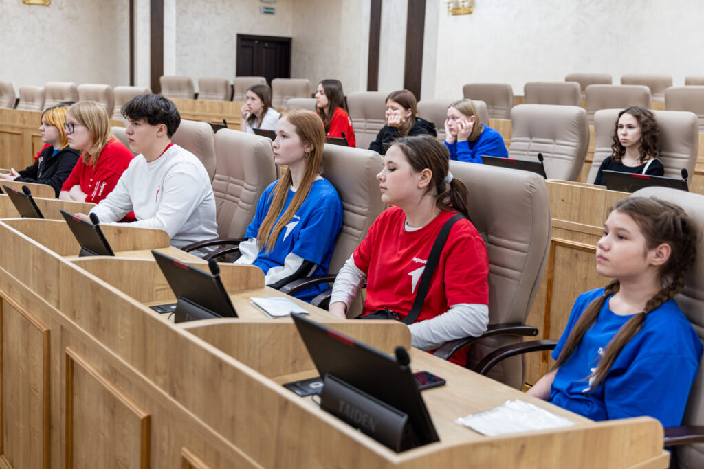 Алексей Вихарев о том, как молодые люди меняют мир
