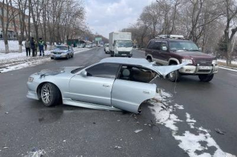 Полиция раскрыла подробности жуткого ДТП в Уссурийске, где Chaser разорвало пополам Полиция Приморья