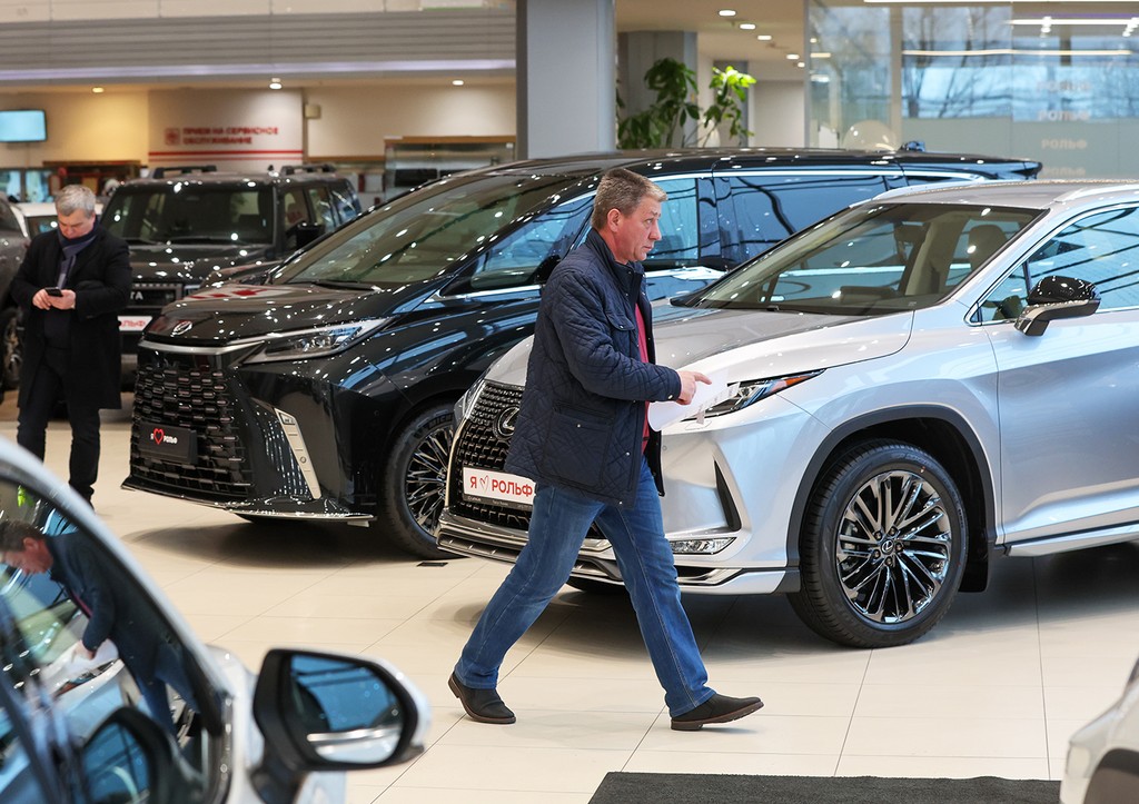 Российский авторынок начал 2025 год с рывка