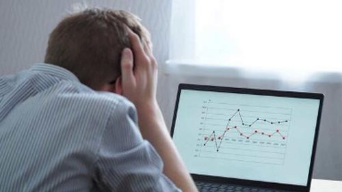 Чтобы бедность в России, вопреки сложной экономической ситуации, снижалась, ее нужно «правильно считать»?