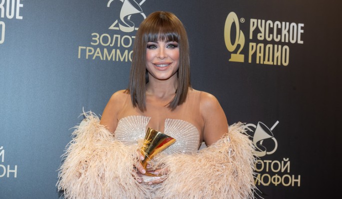 "Сильно ранит": Ани Лорак разрыдалась из-за громкого скандала