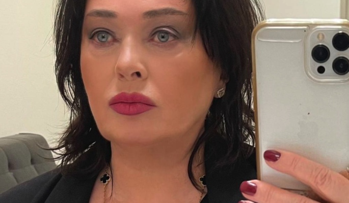 Отдавшая наглым мошенникам уникальную вещь Гузеева сделала заявление: Верните мне мое