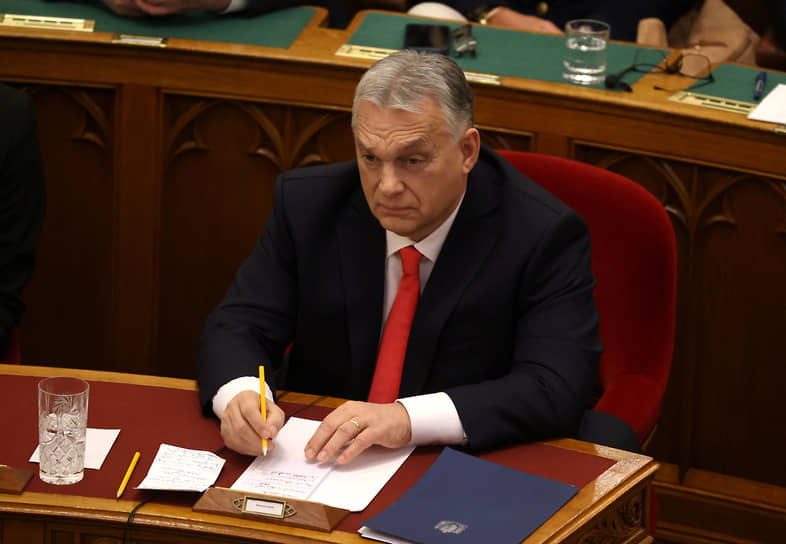 Орбан объявил о прекращении проведения гей-парадов в Будапеште-0