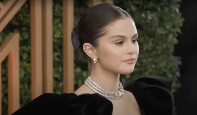 Селена Гомес публично разрыдалась после указа Дональда Трампа 