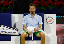 Теннисист Медведев продемонстрировал профессионализм после эмоционального матча tennisist medvedev prodemonstriroval professionalizm posle emoczionalnogo matcha-urbandigest-ru-174072706500-0