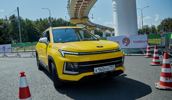 В Москве становится все больше аттестованных водителей такси