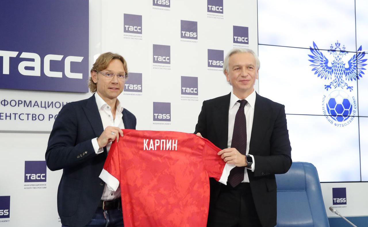 Валерий Карпин и Александр Дюков (Вячеслав Прокофьев / ТАСС)