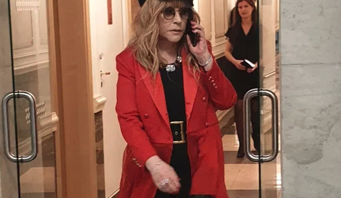 Пугачева эмоционально отреагировала на сидящую в грязи Орбакайте