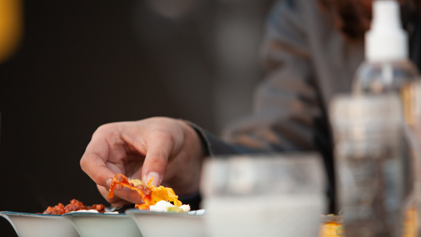 Диетолог Белоусова рассказала об опасности конкурсов на поедание еды