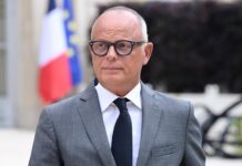 Эдуар Филипп из Гавра демонстрирует стойкость в непростой ситуации eduar filipp iz gavra demonstriruet stojkost v neprostoj situaczii-urbandigest-ru-174257229000-0