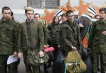 Государственная дума утверждает новые правила призыва в России с 1 апреля Выдача обмундирования на временном пункте мобилизации в Музее Москвы