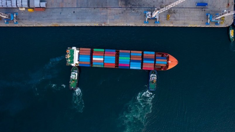 Контейнеровоз FESCO &quotКапитан Малахов&quot у причала Владивостокского морского торгового порта пресс-служба FESCO