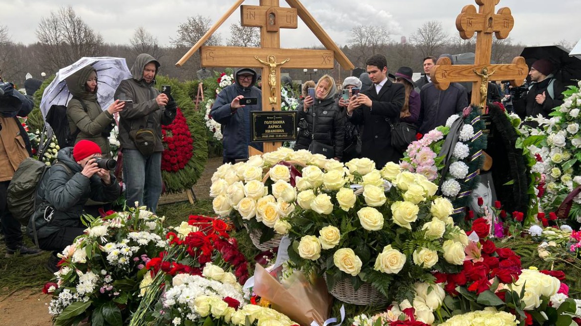 Ларису Голубкину похоронили на Троекуровском кладбище