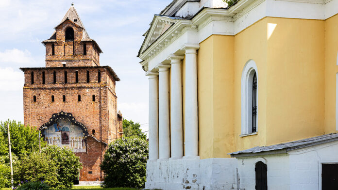 ViewOfPyatnitskayaTowerFromChurchOfTheExaltationOf