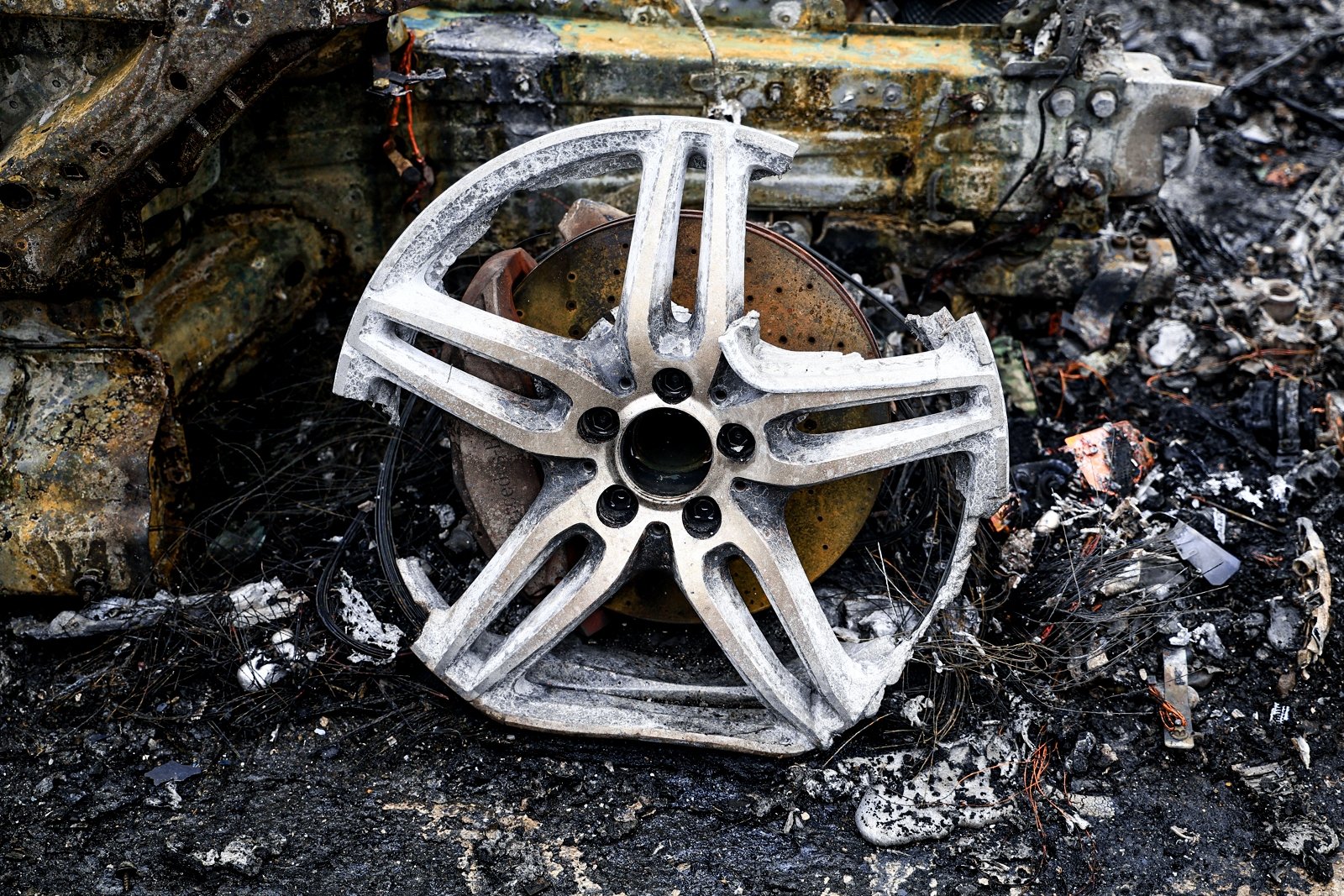 Оперативная работа ГУ МЧС России в Приморье после пожара авто во Владивостоке-0