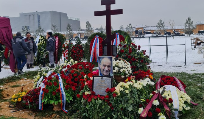 Упокой, Господи: как выглядит могила похороненного пять лет назад Валентина Гафта