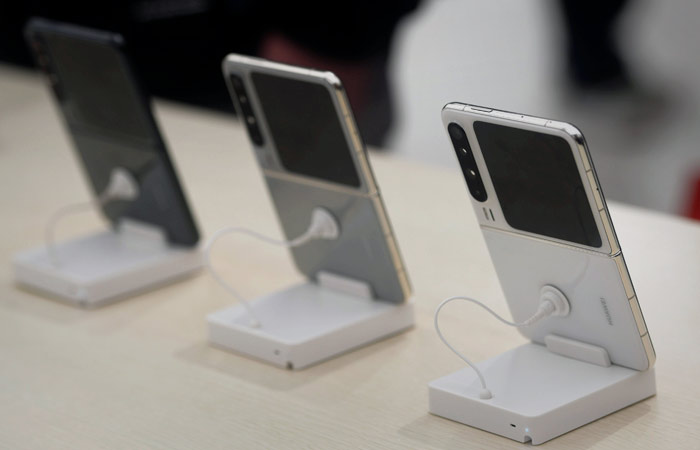 Huawei выпустила складной смартфон Pura X на новой версии собственной ОС