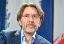 Сергей Шнуров делится планами Ленинграда и семейными ценностями в музыке Съезд Партии Роста в Москве