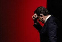 Стамбул поддерживает Экрема Имамоглу в новых политических вызовах Ekrem Imamoglu Qualifies As CHP Presidential Candidate For Turkeys 2028 Elections